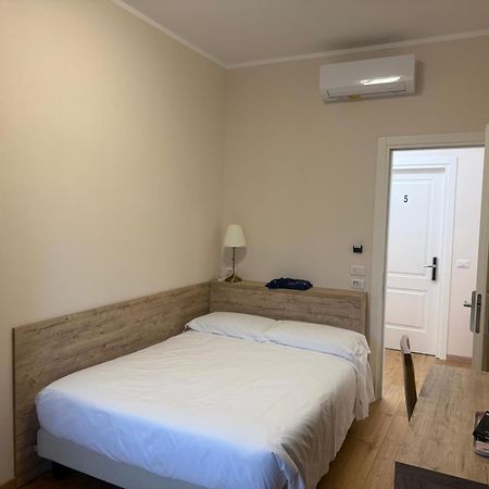 Guesthouse Central Station Group - Via Ponte Seveso 18 Мілан Екстер'єр фото